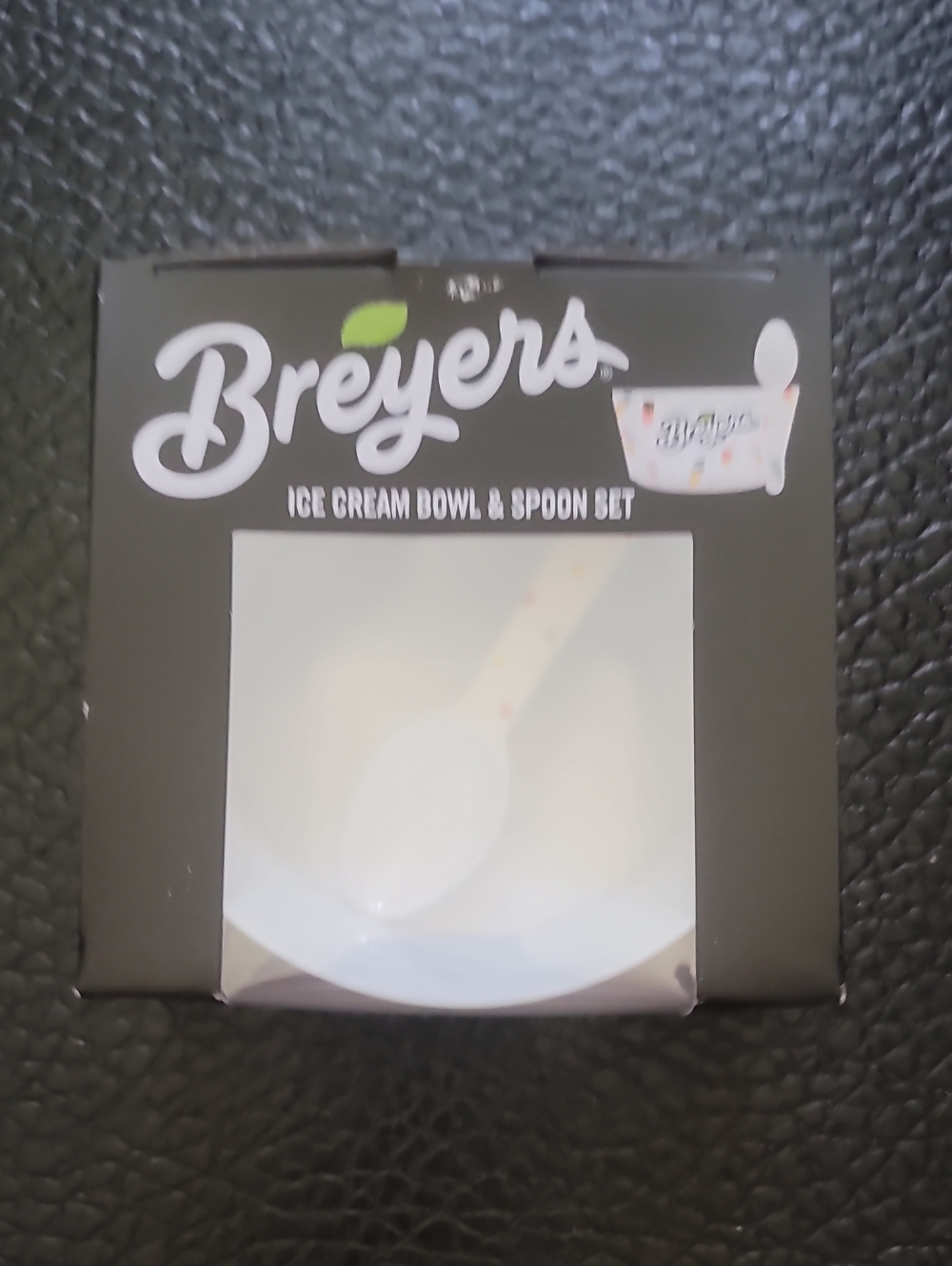 Breyer Ice Cream White with Cones White & Spoon Set